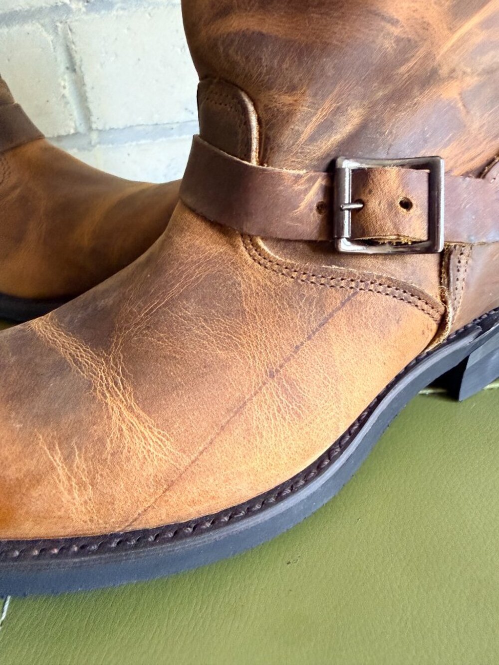 Frye Engineer 12R brown boot size 11M womens NIB - Picture 4 of 14